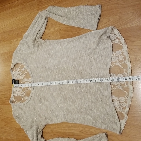 💥3/$10💥Sparkly Wet Seal Sweater with Lace Back - Picture 10 of 14